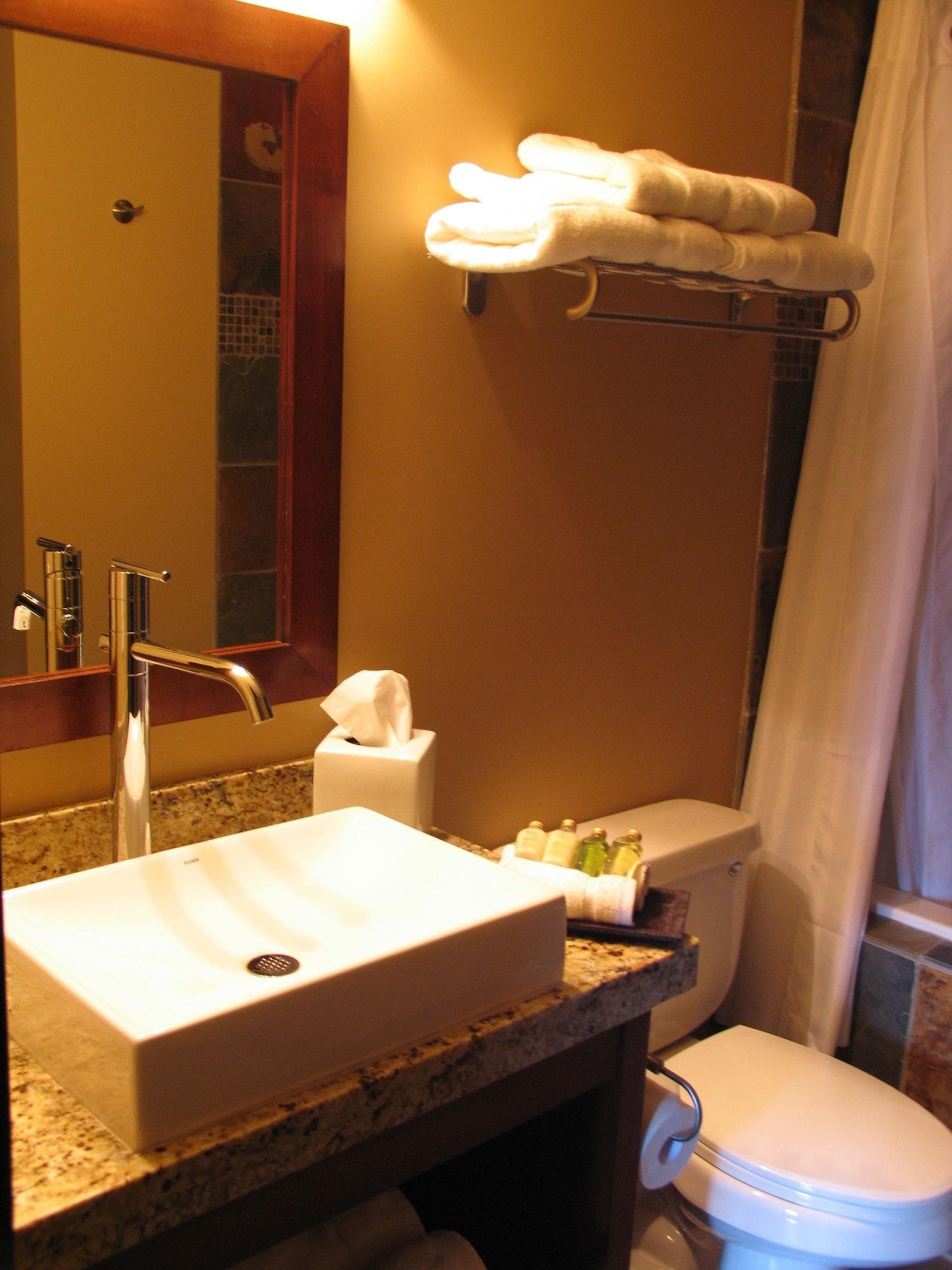Silver Creek Hotel Canmore
